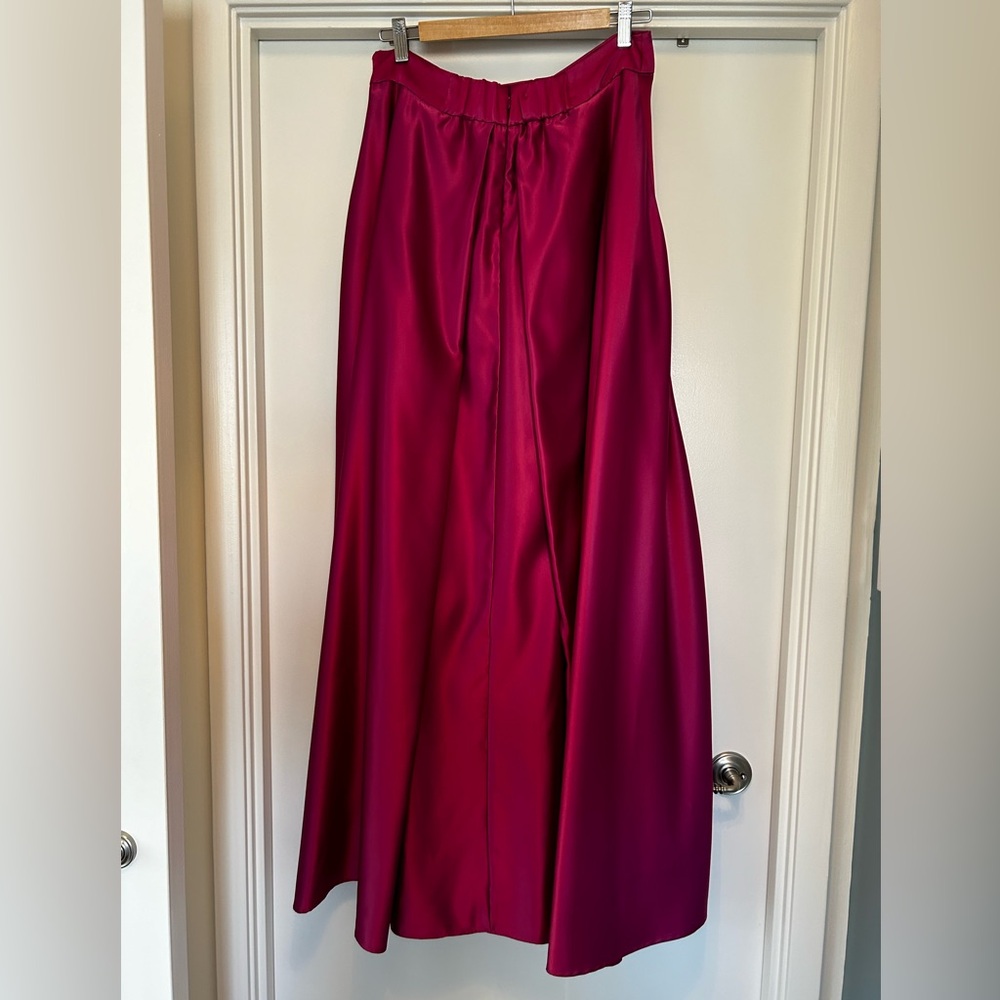 Elegant Fuchsia Maxi Skirt - Picture 2 of 3